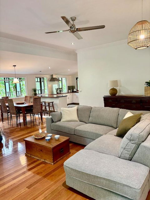 Sage House - 1 Gold Coast 0