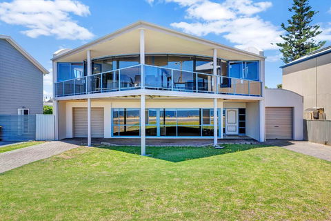 Sail Away - Aldinga Beach - C21 SouthCoast Holidays - Accommodation Gold Coast 1