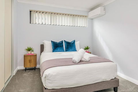 Saint James Hidden Gem! - Gold Coast 4U 2