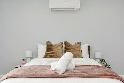 Saint James Hidden Gem! - Gold Coast 4U 3