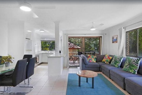 Salerno - Hosted By Burleigh Letting - Gold Coast 4U 0