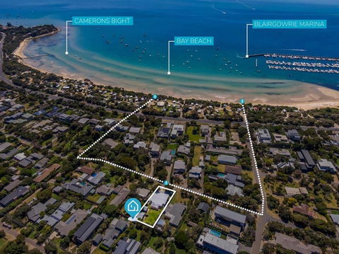 Salt Air Beach Retreat - 280m Walk To Foreshore, Check Out 5pm Sunday! - Accommodation Gold Coast 1