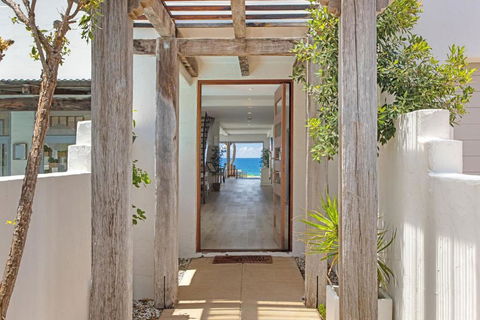 Saltwater Beach House - Gold Coast 4U 3