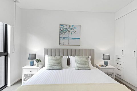 Saltwater Escape - Contemporary Seaside Stunner - 1 Gold Coast 2