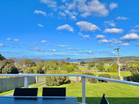 Saltwater Haven - Pets Welcome. Wifi. Amazing View - Accommodation Gold Coast 0