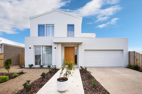 Saltwater Lux, 4 Bdrm, 3 Bath, Golf, Weddings, Beaches, Adventure Park - Accommodation Gold Coast 2