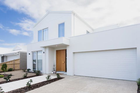 Saltwater Lux, 4 Bdrm, 3 Bath, Golf, Weddings, Beaches, Adventure Park - Accommodation Gold Coast 0