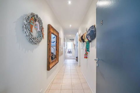 Saltwater 5 - Sleeps 8 - Close To Main Beach - Accommodation Gold Coast 3