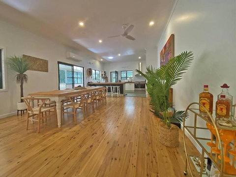 Salty Beach - Accommodation Gold Coast 1