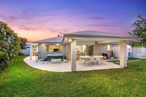 Salty Pause At Bondi House - With Spa And Pet Friendly! - 1 Gold Coast 3