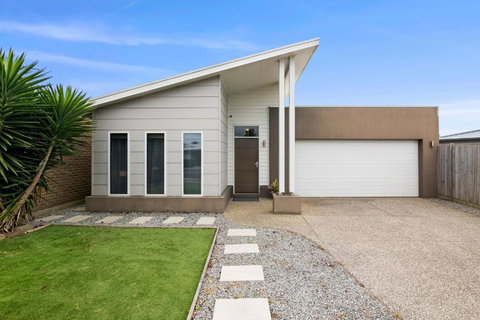 Salty Sage Beach House - Accommodation Gold Coast 3