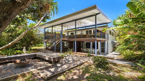 Salty Seaside - Gold Coast 4U 0