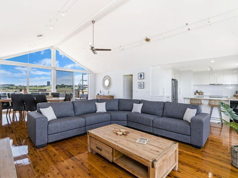 Saltys - Accommodation Gold Coast 2