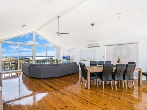 Saltys - Accommodation Gold Coast 0