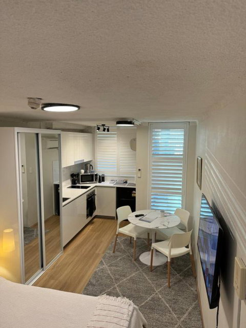 Sam The Central Studio - Accommodation Gold Coast 2