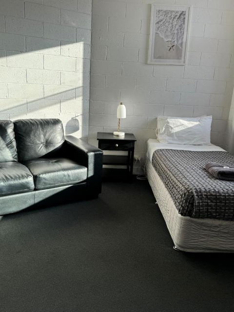 San Remo Hotel Motel - Gold Coast 4U 2