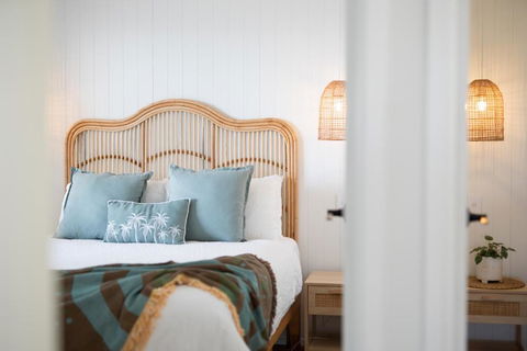Sanbis Cabin - Hidden Boutique Retreat, Sea Views - Accommodation Gold Coast 0