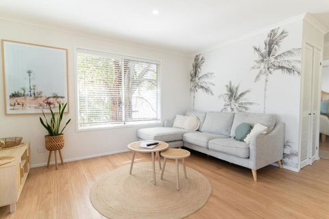 Sanbis Cabin - Hidden Boutique Retreat, Sea Views - Accommodation Gold Coast 1