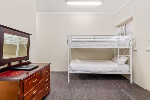 Sanctuary Resort Motor Inn - Gold Coast 4U 2