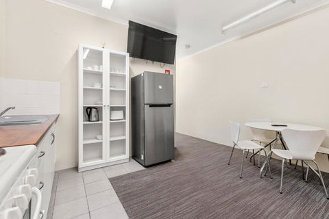 Sanctuary Resort Motor Inn - Gold Coast 4U 1