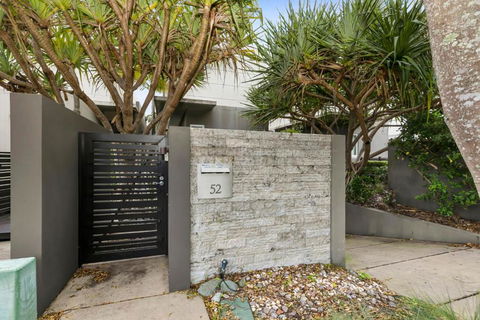 Sanctuary @ Sunshine - Accommodation Gold Coast 1