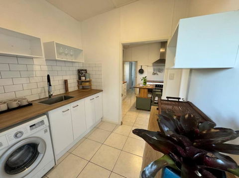 Sand Bars - Spacious, Beach, Pets - Accommodation Gold Coast 3