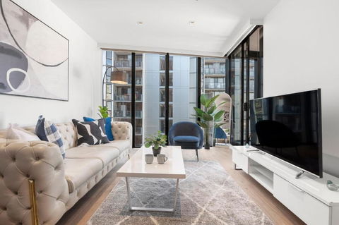 Rooftop Pool Stunning Apt At Marvel Stadium With Free Parking - Accommodation Gold Coast 1