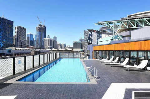 Rooftop Pool Stunning Apt At Marvel Stadium With Free Parking - Accommodation Gold Coast 2