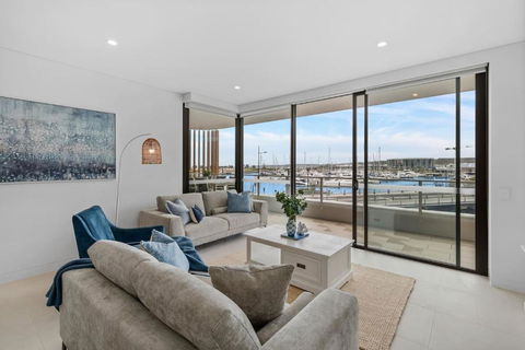 Sailview Escape - A Tranquil Marina Hideaway - 1 Gold Coast 0