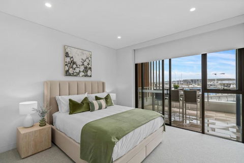 Sailview Escape - A Tranquil Marina Hideaway - 1 Gold Coast 1