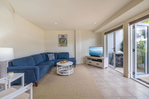 Sandcastles 4 -8 Ala Moana Way - Accommodation Gold Coast 2