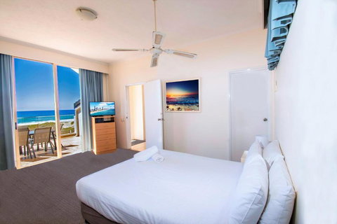 Sandcastles On Currumbin Beach - Accommodation Gold Coast 3