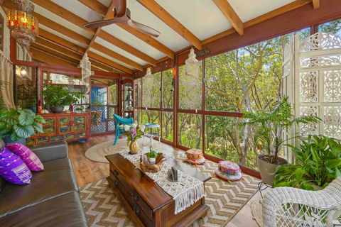 Sandalwood - Accommodation Gold Coast 0