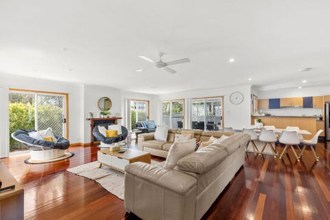 Sandlewood Breeze - Pet Friendly - Community Pool - Accommodation Gold Coast 2
