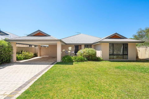 Sandpiper House - Family & Pet Friendly - Accommodation Gold Coast 0