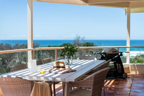 Sandrift Two - Oceanstays - Accommodation Gold Coast 1