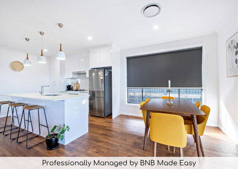 Sandstone - Family Entertainer, Refined Living - Accommodation Gold Coast 0