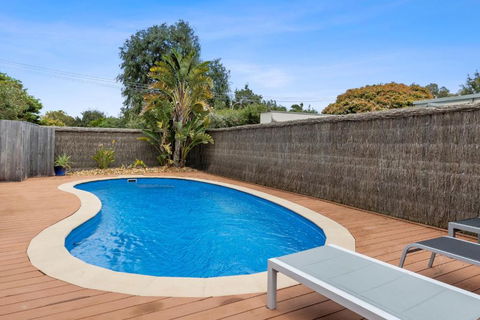 SANDY ANN At Lonnie - Accommodation Gold Coast 0