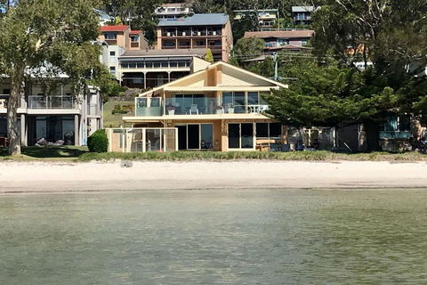 Sandy Beach House Corlette Unit 1 Waterfront WI-FI Aircon - Accommodation Gold Coast 0