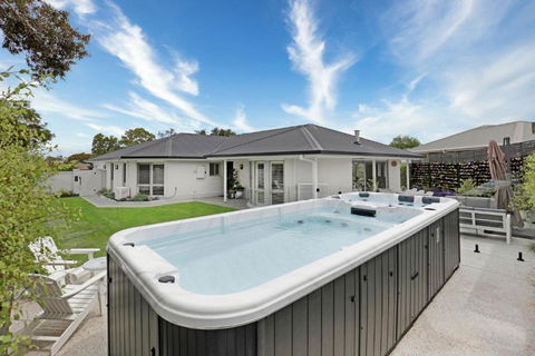 Sandy Delight Inverloch - Gold Coast 4U 2