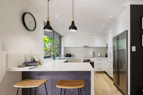 Sandy Dunes Retreat Pet-Friendly Wurtulla Home - Gold Coast 4U 3