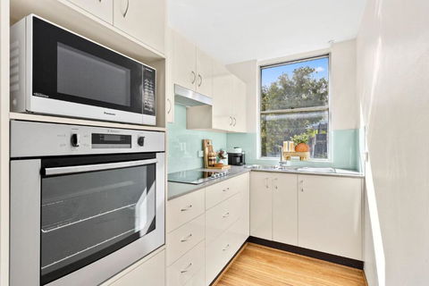 Sandy Feet - 1 Gold Coast 3