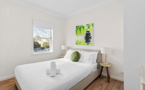 SEA BREEZE @ Smugglers Inn - Accommodation Gold Coast 0