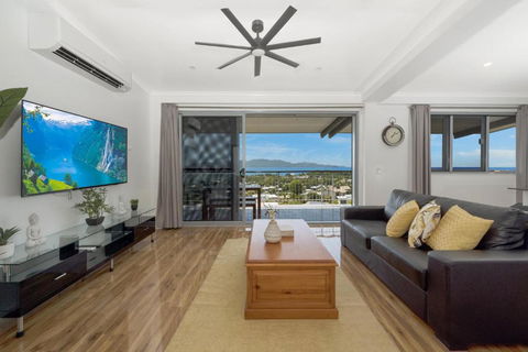SEA-Renity On Castle Hill - Accommodation Gold Coast 2