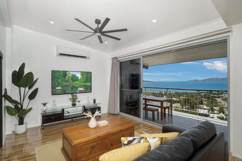 SEA-Renity On Castle Hill - Accommodation Gold Coast 1