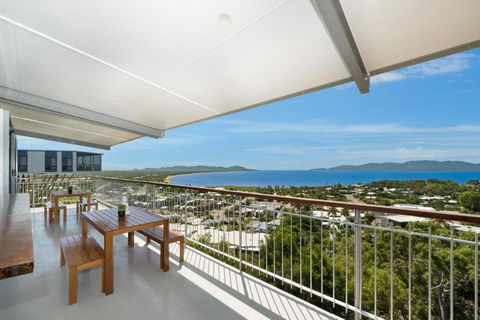 SEA-Renity On Castle Hill - Accommodation Gold Coast 0