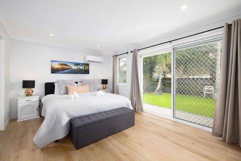 Serene Southport Getaway Walk To Beach Shops - Accommodation Gold Coast 3