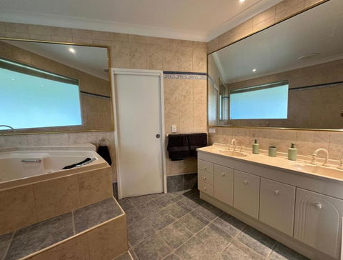 Shammah House - 1 Gold Coast 2