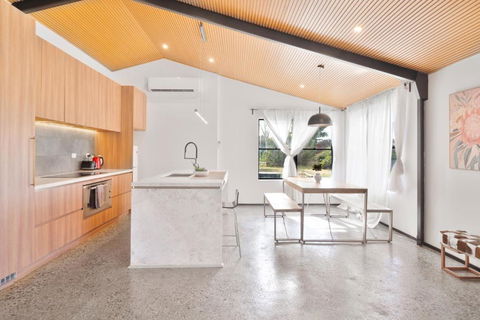 Shed House Lux Farm Stay - Gold Coast 4U 1