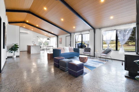 Shed House Lux Farm Stay - Gold Coast 4U 2